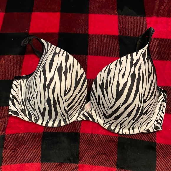 Cacique Other - Cacique sz 38 DDD zebra print underwire bra WlL292